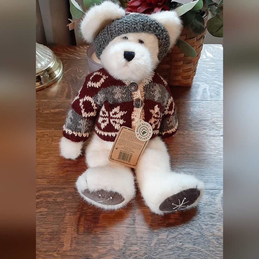 Boyd's Bears Plush "Tomba Bearski".